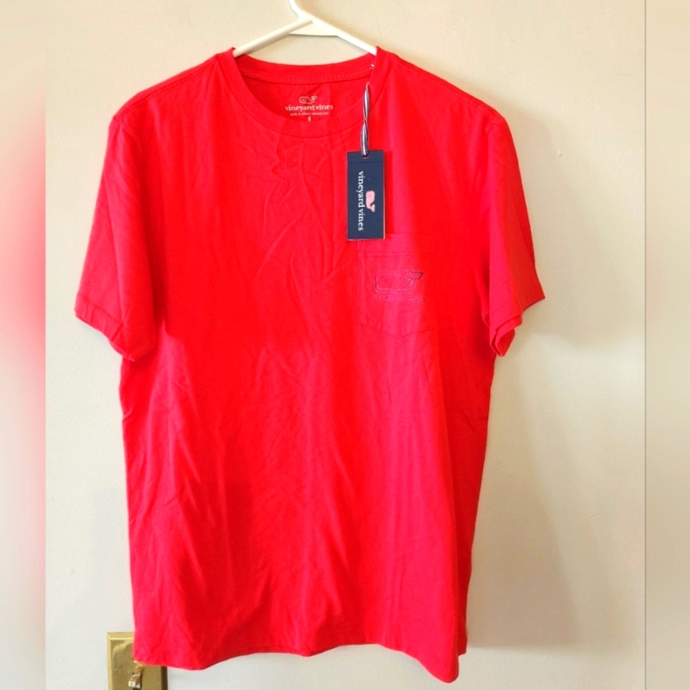 Vineyard Vines Men's Red Vintage Whale Graphic Short Sleeve Pocket T-Shirt small